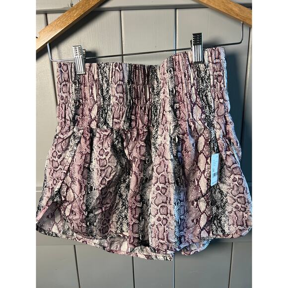 Free People Movement Black and Purple Snake Print Athletic Shorts Size M NEW - Picture 1 of 5